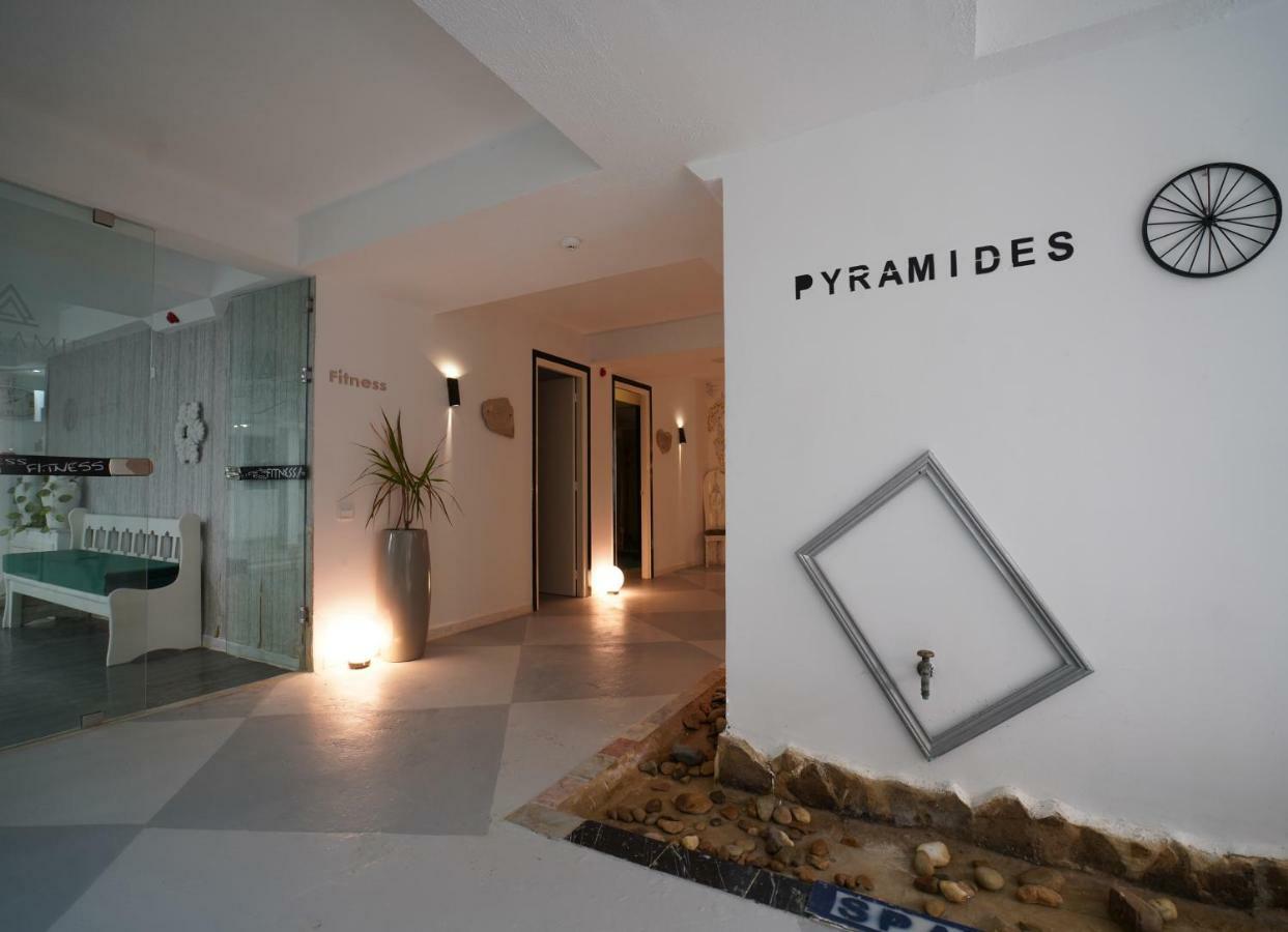 מלון נבאול Les Pyramides מראה חיצוני תמונה