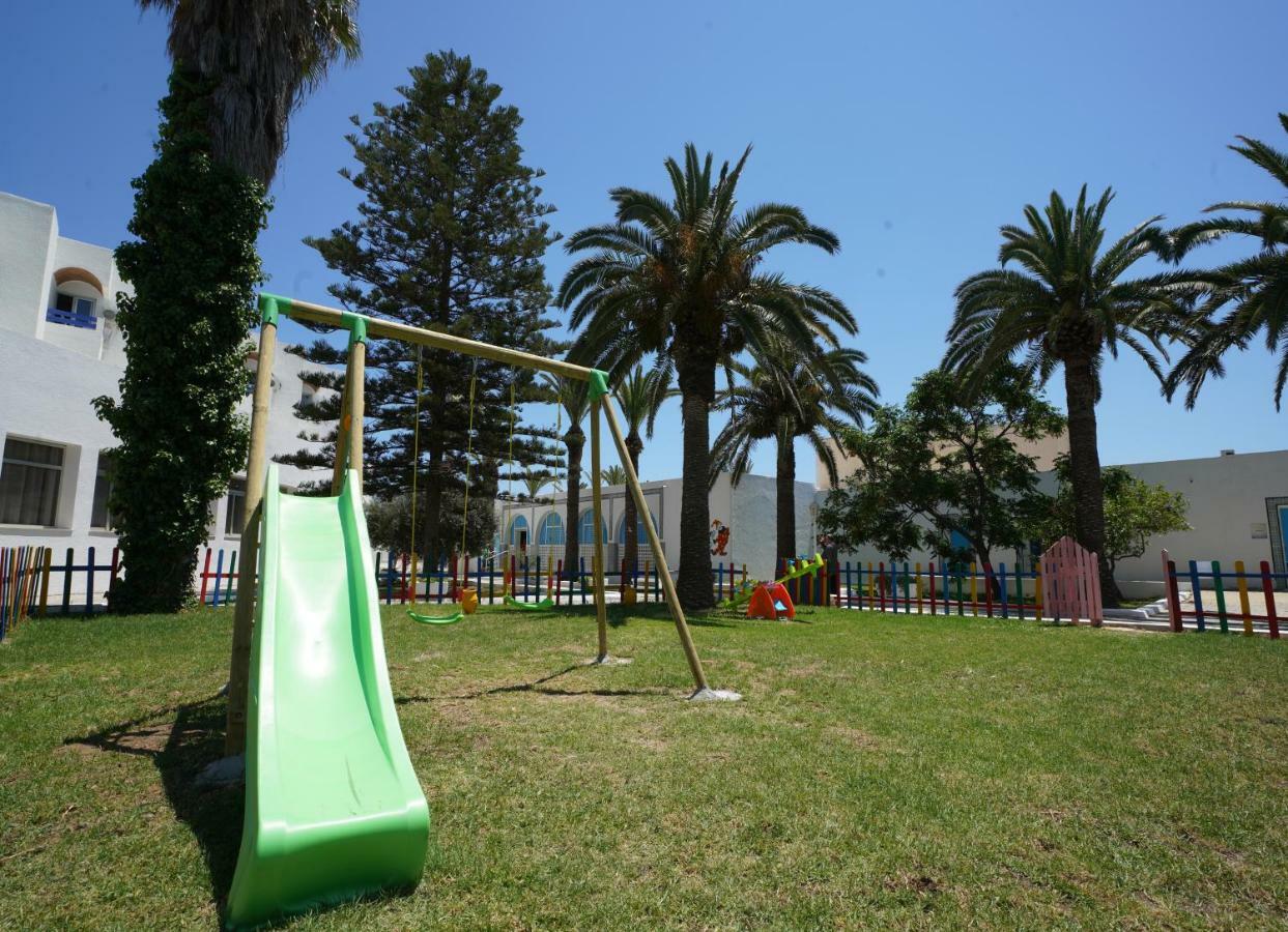 מלון נבאול Les Pyramides מראה חיצוני תמונה